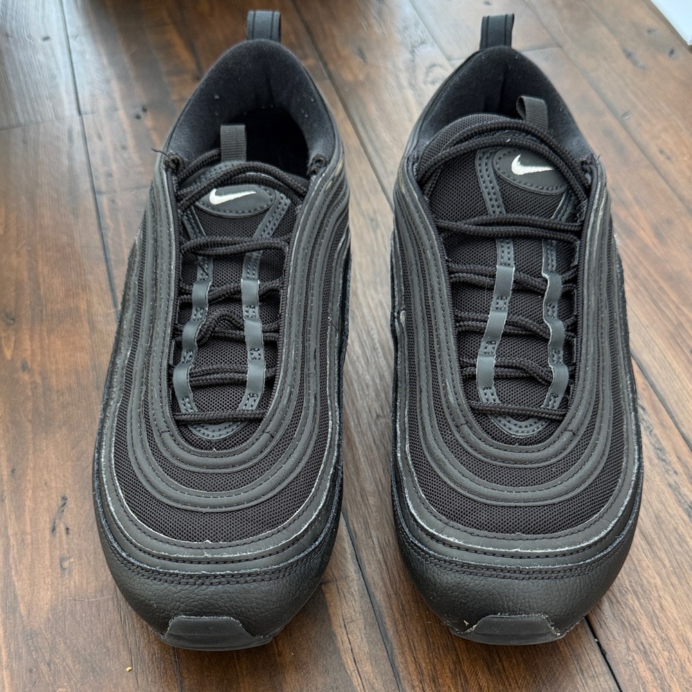Nike - Picture 2 of 14